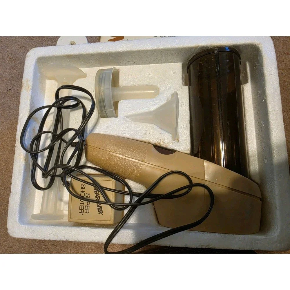 Vintage Wear Ever Super Shooter Electric Cookie Gun/Press #70123  Recipe Book